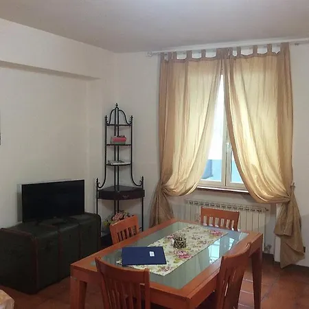 Apartamento In Sleeps 4 0 *
