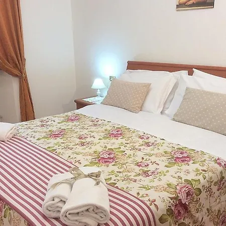 In Sleeps 4 0